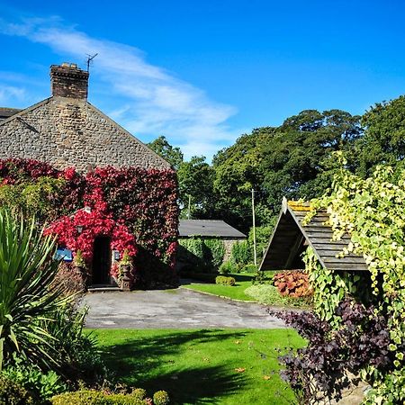 The Wyvill Arms Otel Leyburn Dış mekan fotoğraf