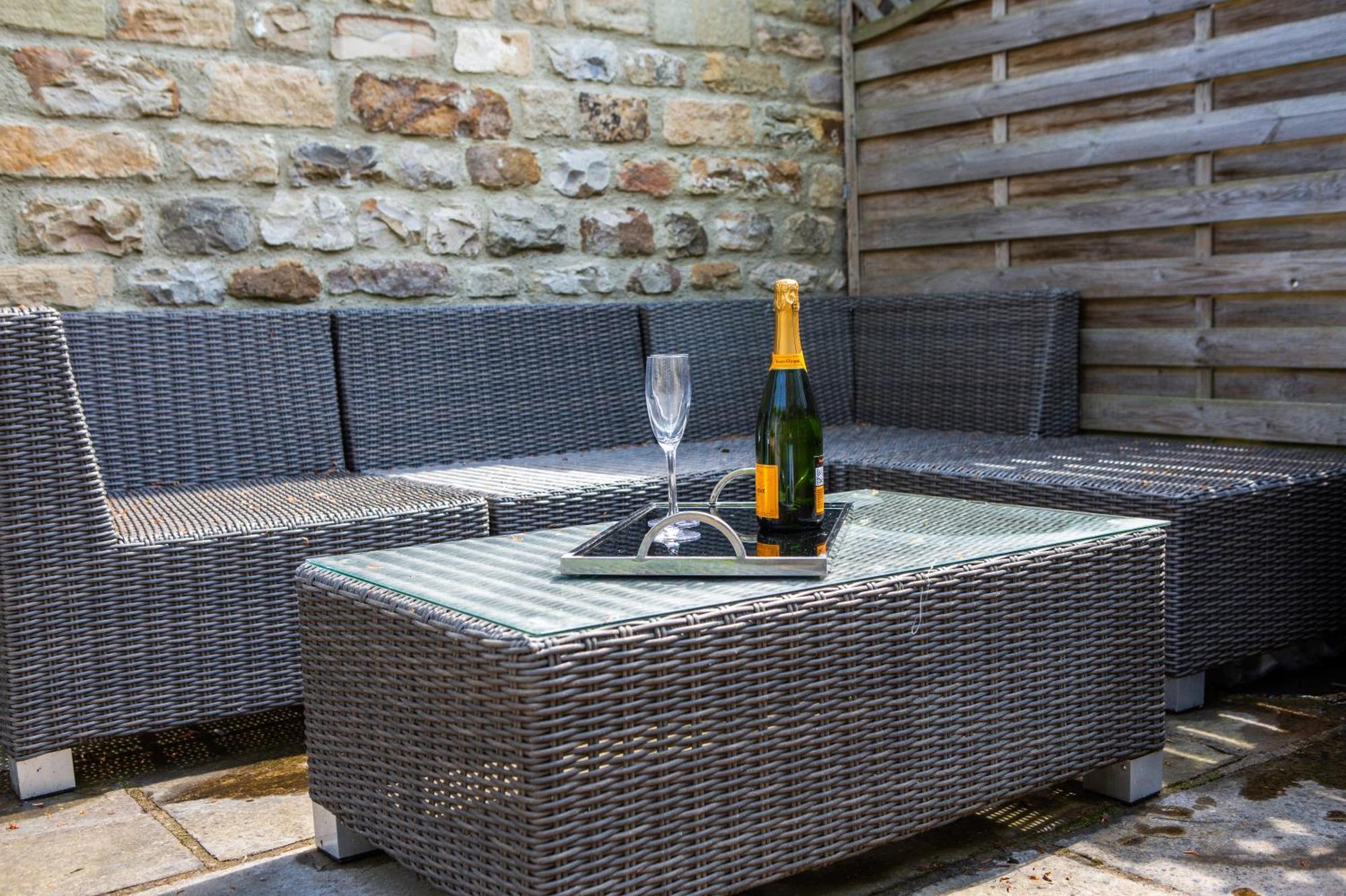 The Wyvill Arms Otel Leyburn Dış mekan fotoğraf