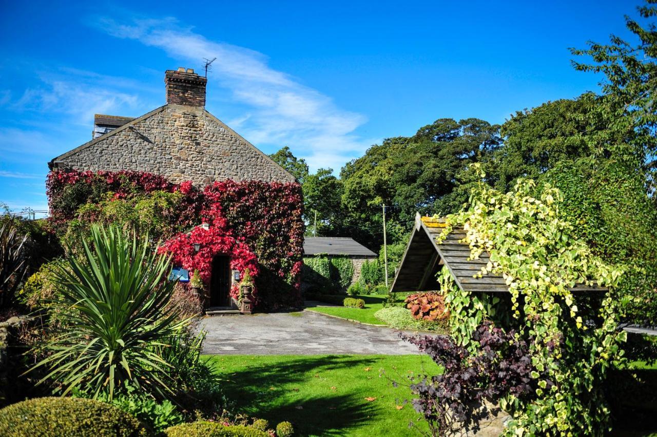 The Wyvill Arms Otel Leyburn Dış mekan fotoğraf