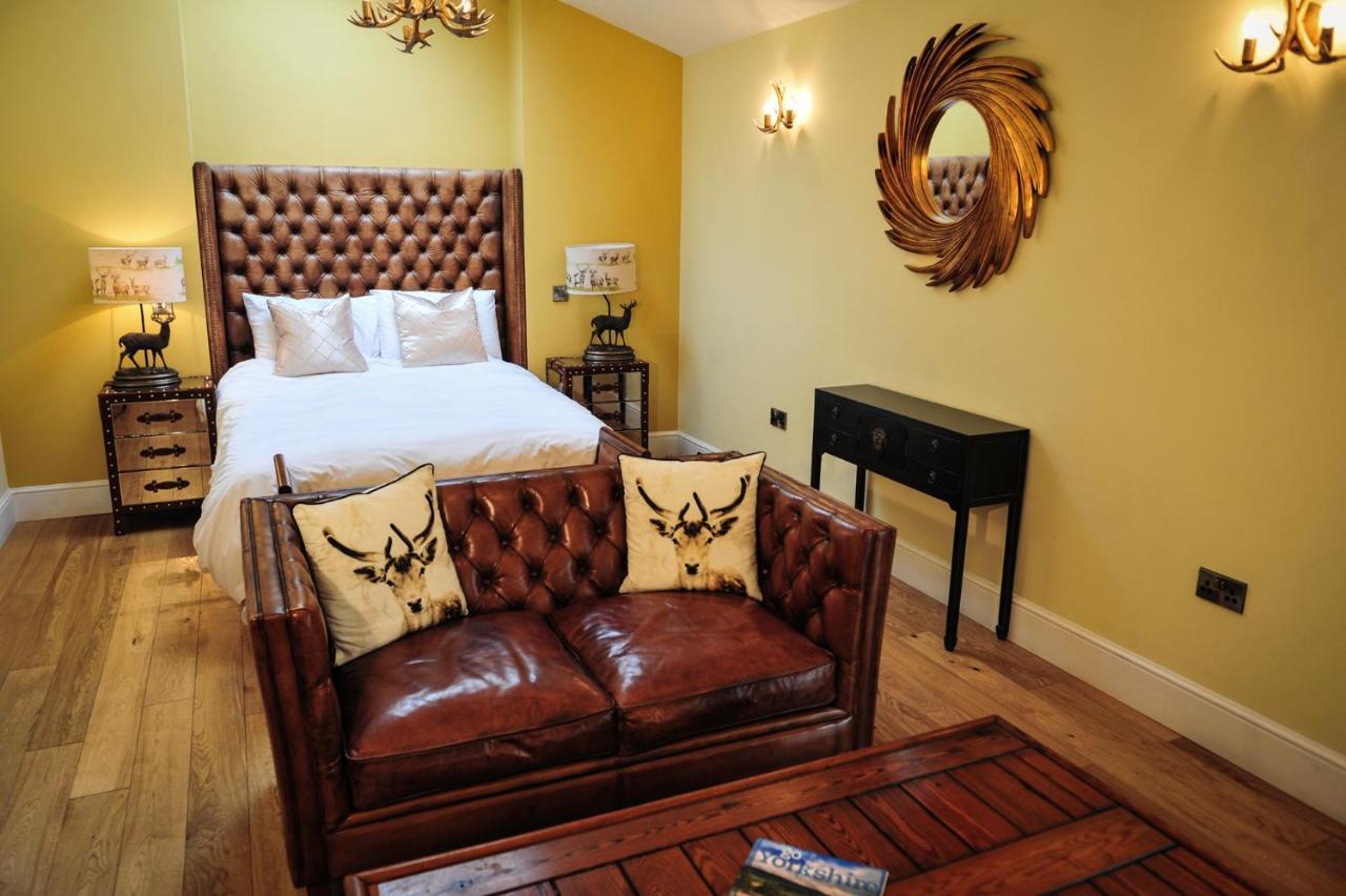 The Wyvill Arms Otel Leyburn Dış mekan fotoğraf