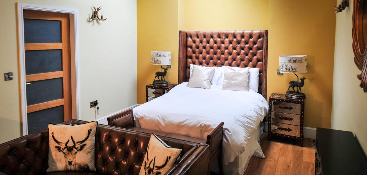 The Wyvill Arms Otel Leyburn Dış mekan fotoğraf